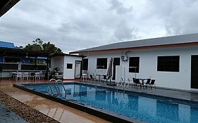 Rina Homestay 2
